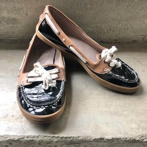 Tommy Bahama Orissa Patent Leather Boat Shoes 9